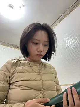 Eliza-E online show from March 10, 1:42 am