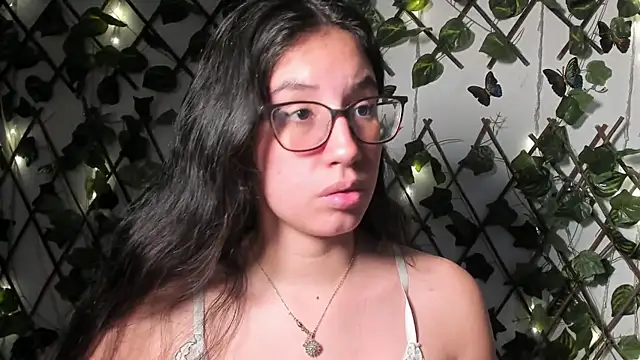 CoralineSanchez online show from October 21, 3:21 am