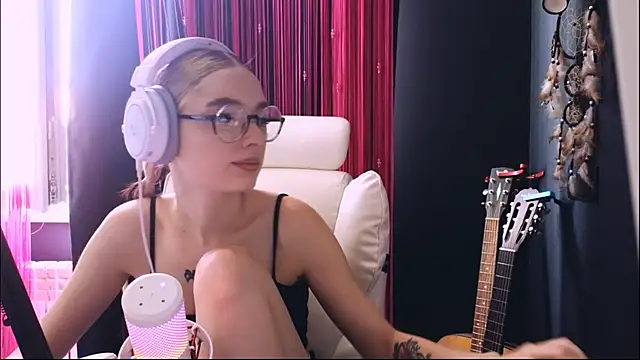 Avi Nile online show from June 11, 3:03 am