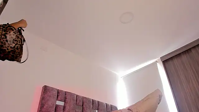 rossth1 online show from February 28, 9:58 pm