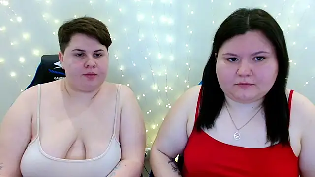 BeckyAndHellen online show from February 14, 10:39 am