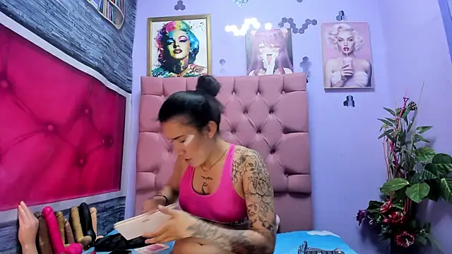 Yaumiko online show from November 12, 1:09 pm