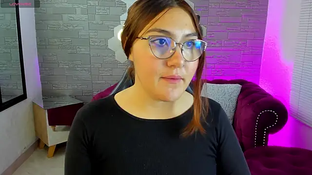 conniejames m online show from April 7, 1:57 pm