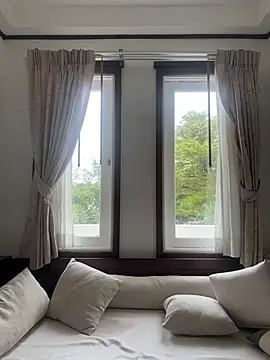 Liana Lou online show from April 4, 7:40 am