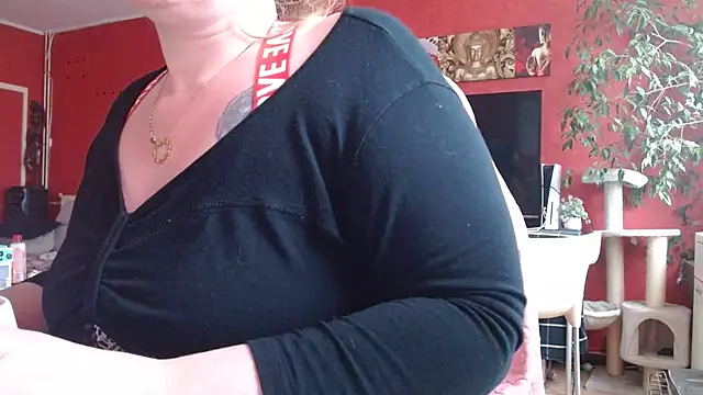 cruellaculdenfer67 online show from February 27, 1:22 pm