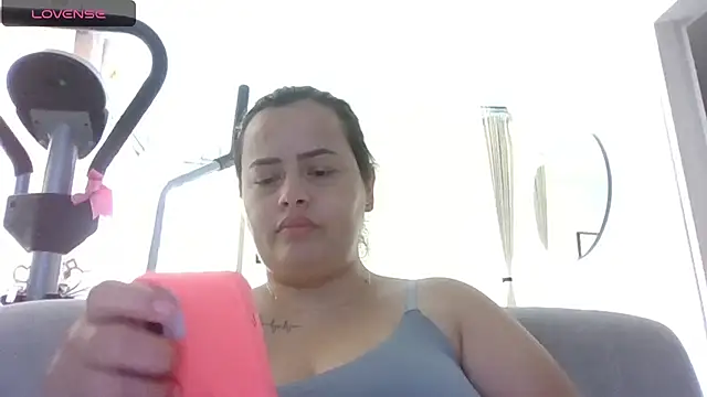 saramartinez1000 online show from April 14, 2:39 pm