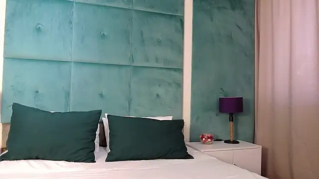 BriannaHart online show from September 18, 6:56 am