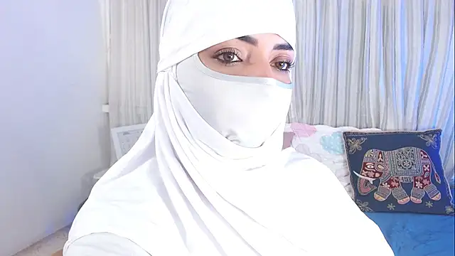 Snapshot of Uzra_hayed chatting on October 8, 8:46 pm Uzra hayed online show from October 8, 8:46 pm