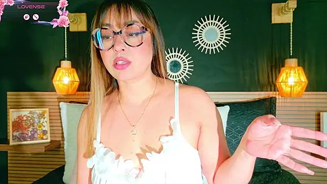 AnnaVictoria   online show from April 29, 11:32 pm