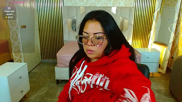 martinna tay online show from November 24, 4:25 am