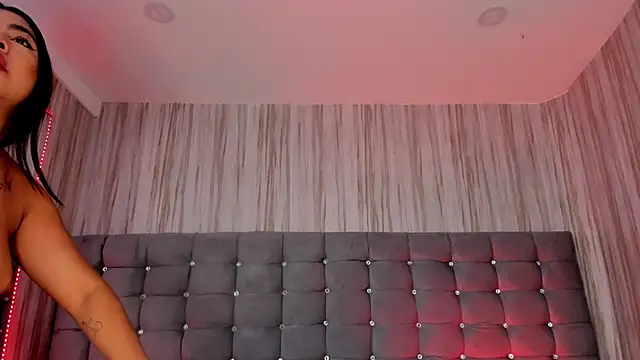 Poacahontasfg online show from March 23, 4:07 am