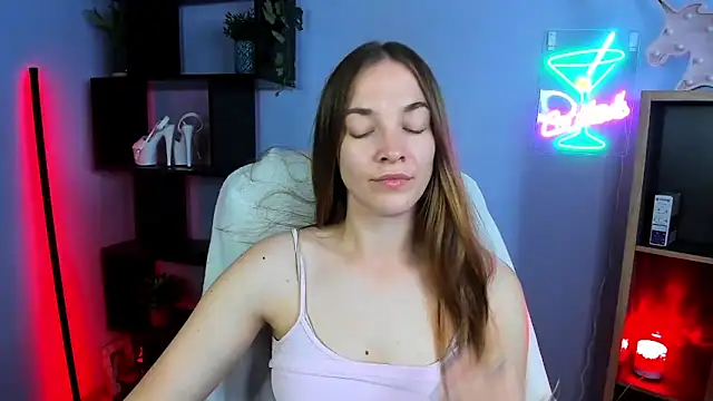 Snapshot of kenzie_x chatting on September 17, 6:33 am kenzie x online show from September 17, 6:33 am