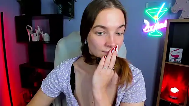 Snapshot of kenzie_x chatting on October 17, 7:11 am kenzie x online show from October 17, 7:11 am