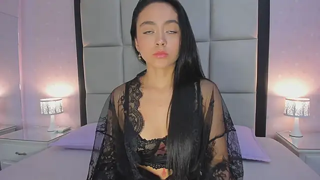 HannaClarrk  online show from April 10, 8:04 pm