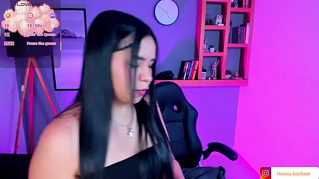 Hanna  Becker  online show from March 25, 3:26 pm