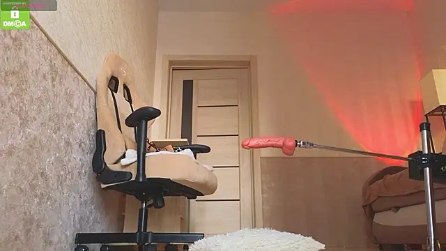 Katy perry  online show from February 6, 3:10 am