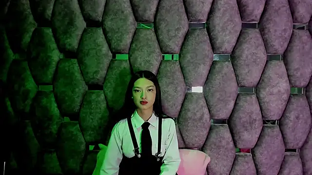 Aurora 18 online show from November 21, 2:41 pm