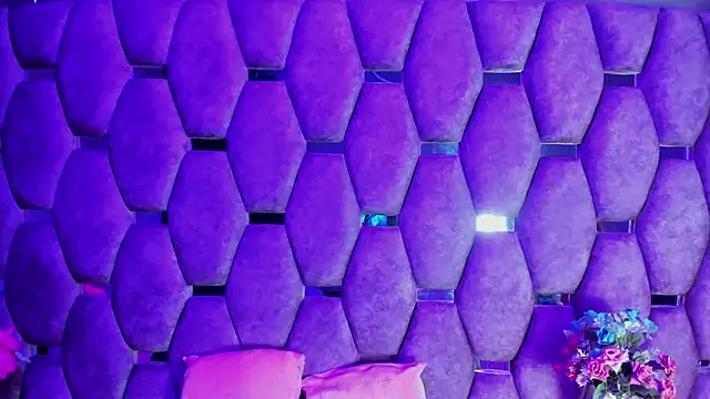 Aurora 18 online show from December 22, 2:20 pm