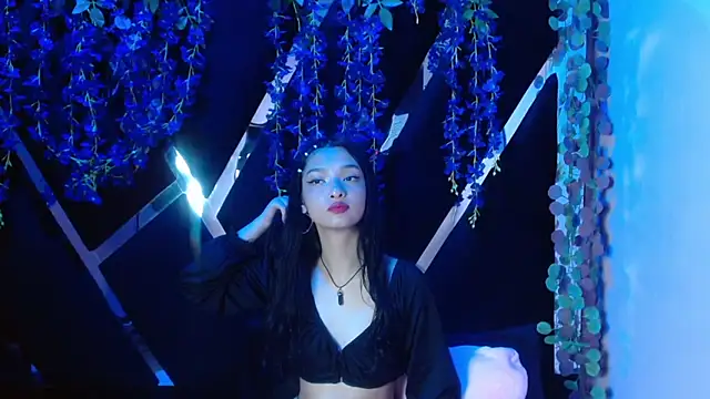 Aurora 18 online show from September 18, 2:37 pm