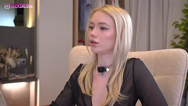 LexieLoree online show from April 15, 2:34 am