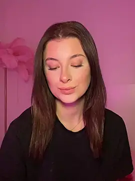 Mia-Minou online show from February 16, 11:10 am