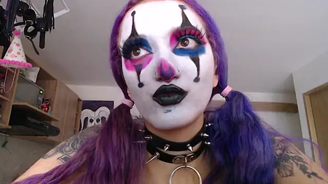 Eloise-brown online show from October 15, 7:05 pm