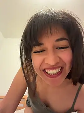 BitchyBratxxx online show from March 11, 5:04 pm