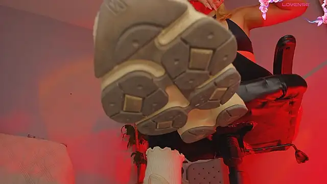 charlotte  grey online show from March 21, 2:33 pm