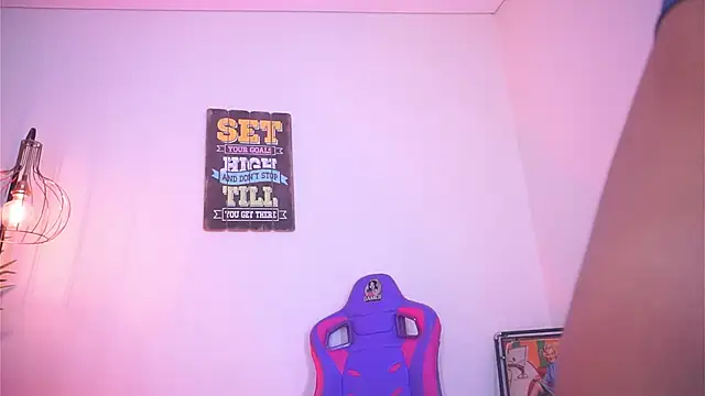 madelyn rose  online show from December 3, 2:14 am