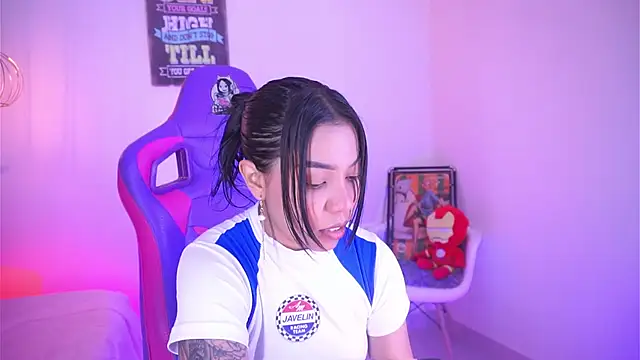 madelyn rose  online show from November 27, 2:25 am