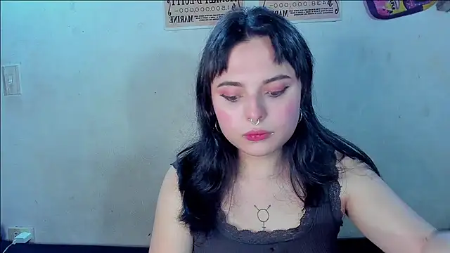 Snapshot of elizabethtaylorxxx chatting on October 26, 12:39 am elizabethtaylorxxx online show from October 26, 12:39 am