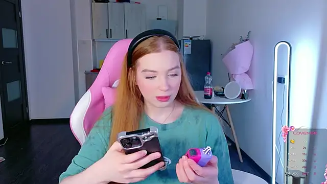 cinnabon girls online show from March 25, 3:37 pm