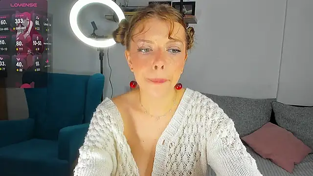 Snapshot of Hannah_Carr chatting on October 4, 6:56 pm Hannah Carr online show from October 4, 6:56 pm
