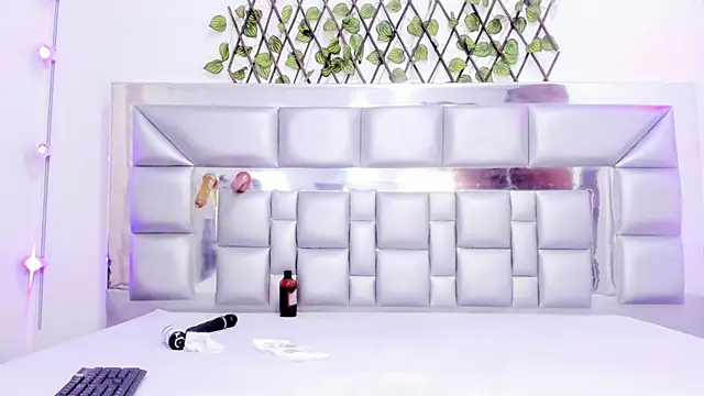 sweetebonny1 online show from March 3, 6:25 pm