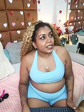 ELLA KELLY online show from February 20, 11:45 am