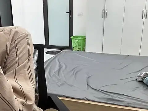 Louis Baby online show from November 27, 5:49 pm