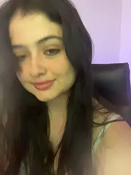 Stephania 18 online show from April 1, 8:06 pm