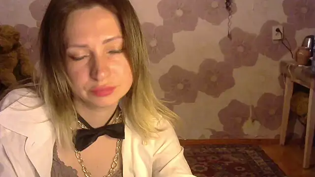 Snapshot of Queen_Daenerys chatting on September 13, 8:50 pm Queen Daenerys online show from September 13, 8:50 pm