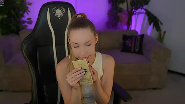 Linda054 online show from November 15, 5:52 am