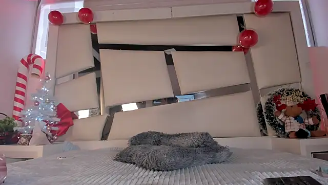 chrystal js online show from December 22, 1:25 pm