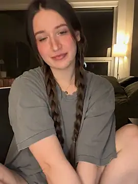 nerdynina online show from April 23, 3:03 am