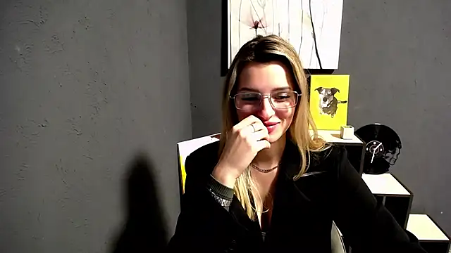 lady olivia  online show from February 14, 5:26 pm