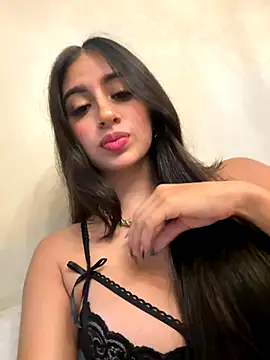 Taylor-Jonnees online show from November 26, 4:30 pm