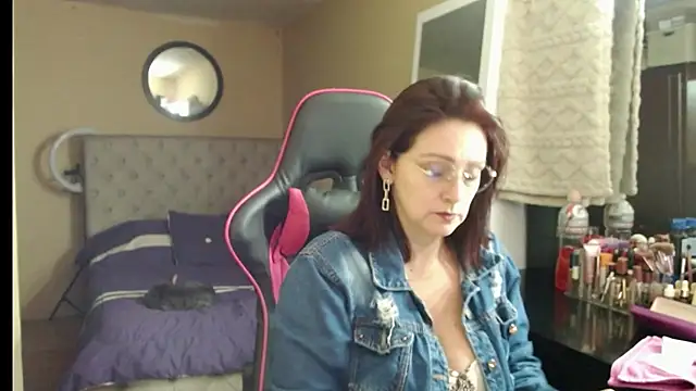 Carol Scottt online show from November 10, 3:56 am