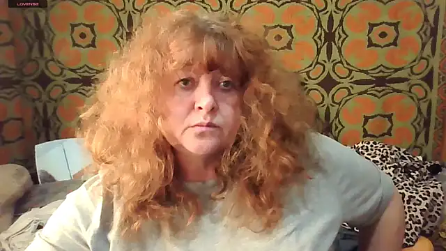 Snapshot of RoseRed69 chatting on October 13, 8:39 am RoseRed69 online show from October 13, 8:39 am