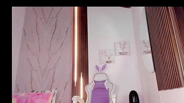 mia six66 online show from November 16, 12:05 pm