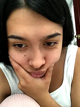 Snapshot of SweetLatiin_ chatting on September 10, 7:58 pm SweetLatiin online show from September 10, 7:58 pm