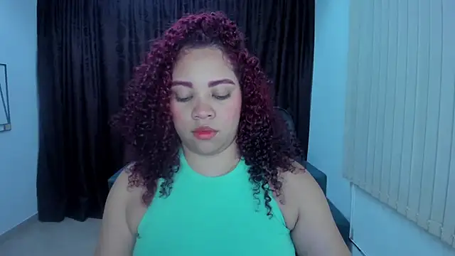 Snapshot of AngelaCoffee chatting on September 16, 12:18 am AngelaCoffee online show from September 16, 12:18 am