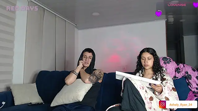 Snapshot of ashely_ryan24 chatting on September 23, 12:09 am ashely ryan24 online show from September 23, 12:09 am