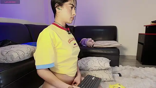 Madeline Dreams online show from July 7, 1:25 pm